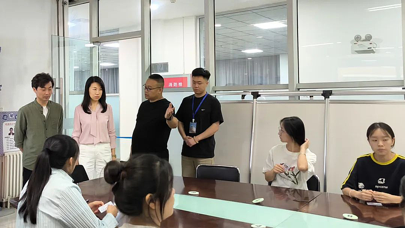 副校长徐炜指导beat365普通话水平测试工作