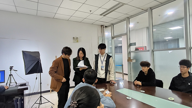 校领导现场检查指导beat365普通话水平测试工作