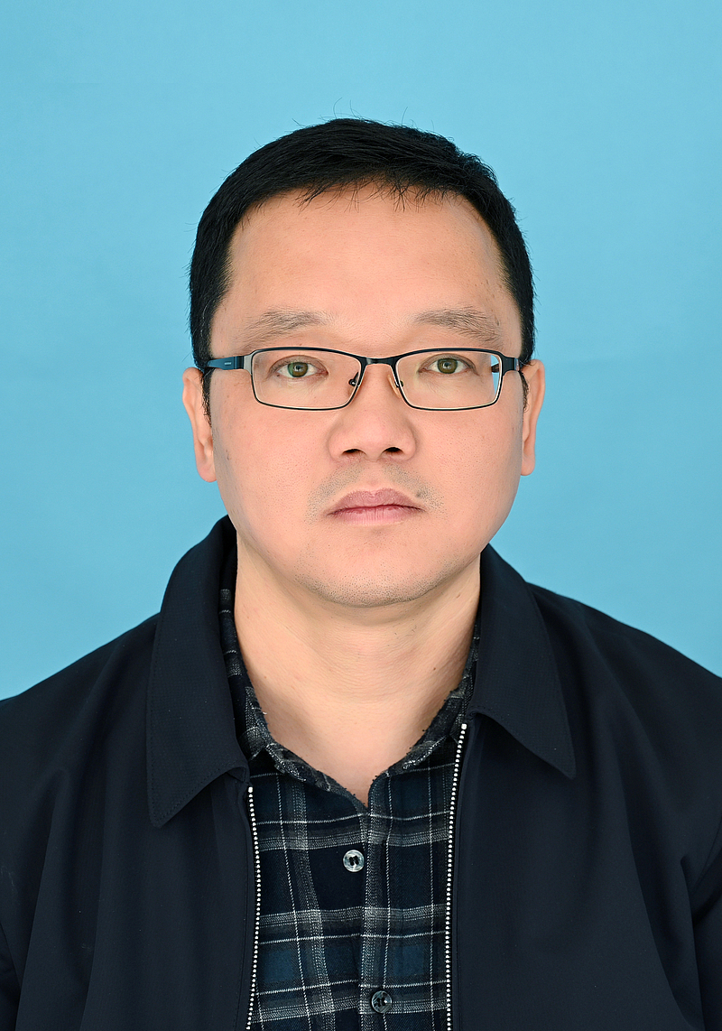 师德师风先进个人  闫树军